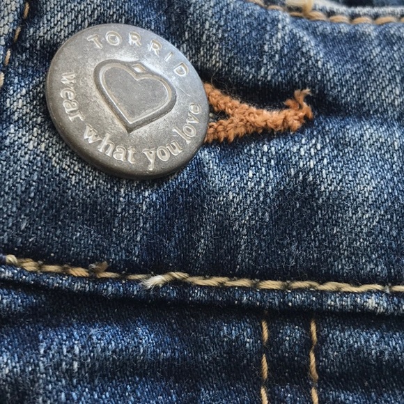 Torrid Distressed Ex-Boyfriend jeans - Picture 5 of 6